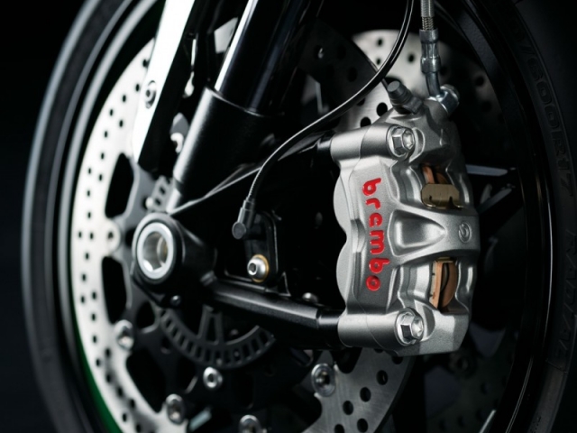 มาพร้อมปั๊มเบรกหน้าของ Brembo แบบ abs