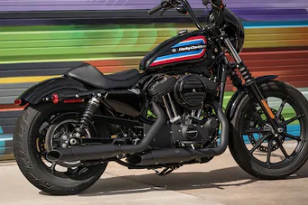 Harley Davidson Sportster Iron 1200 สีเคลือบดำแบล็กเอาต์