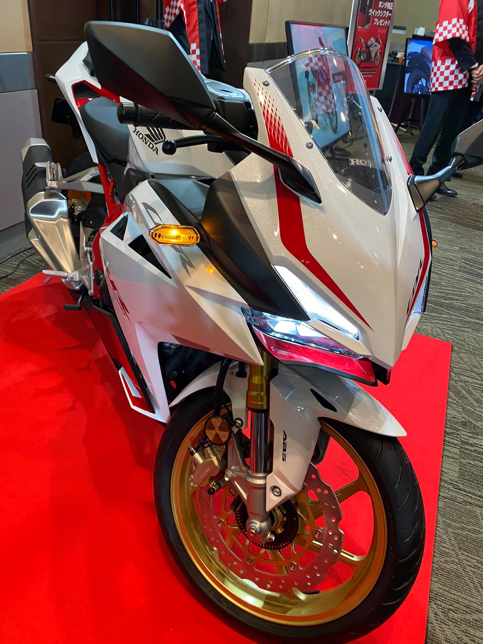 Honda Cbr250rr ส ใหม เป ดต วอย างเป นทางการในญ ป น