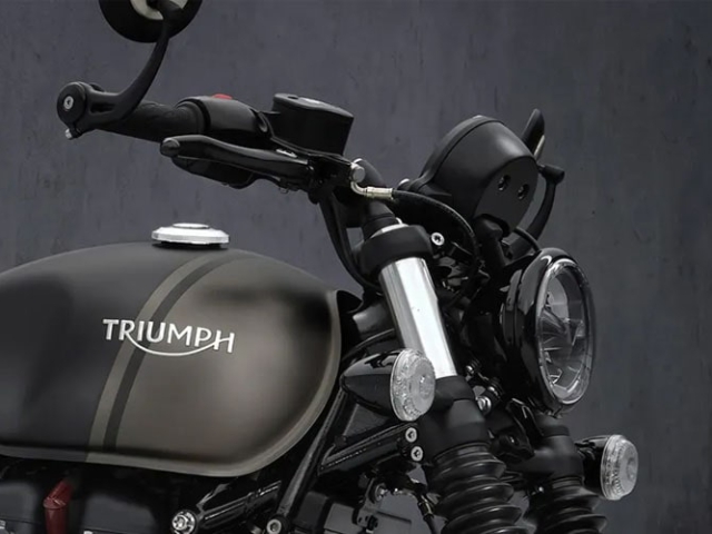 Triumph Bonneville Bobber ไฟหน้า