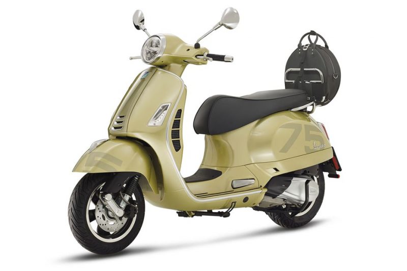 Vespa GTS 300 75th Anniversary Edition 2021