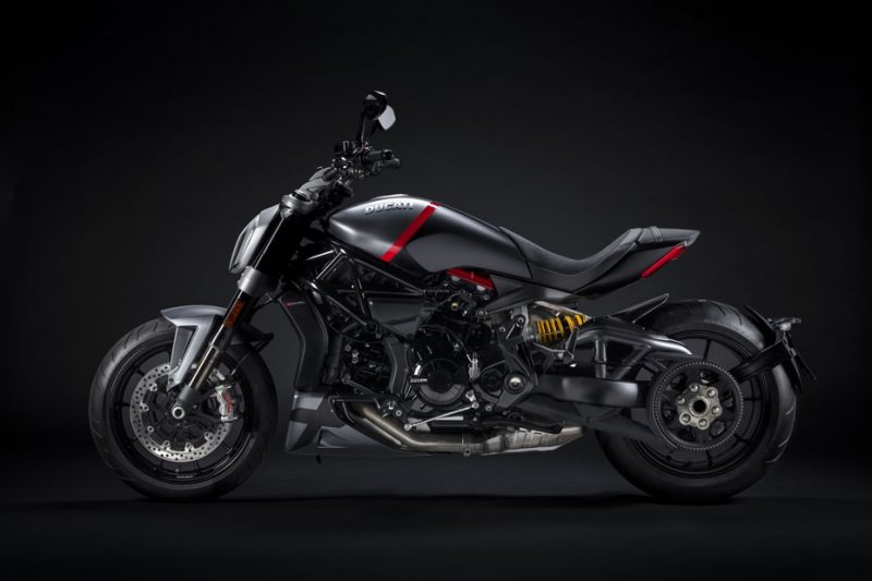 ดูคาติ XDiavel Black Star ปี 2021 ช่วงข้าง