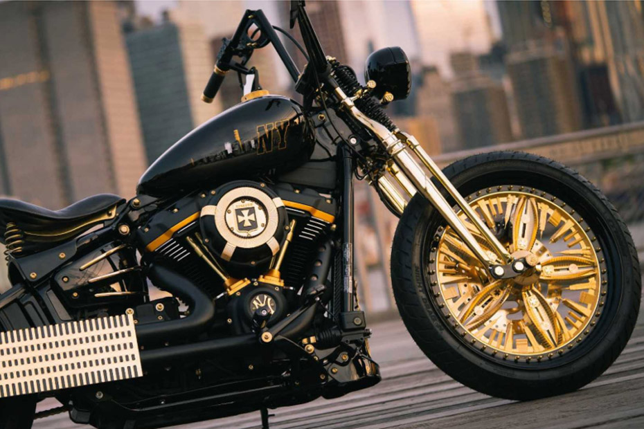 แปลงโฉม Harley Street Bob เป็น New York-Rzeszow โดย Game Over Cycles